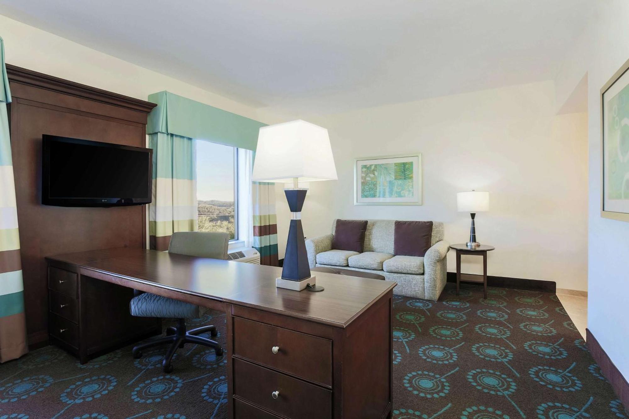 Hampton Inn & Suites Wheeling - The Highlands Triadelphia Dış mekan fotoğraf